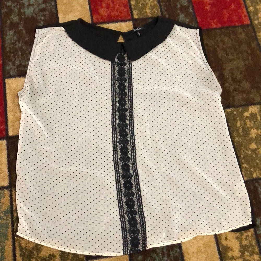 Sleeveless blouse